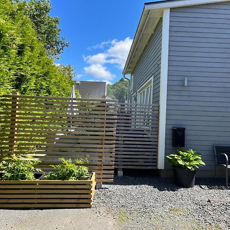 Tiny Grey House With Loft, 15 Min From City Center 예테보리 외부 사진