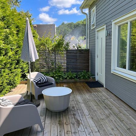 Tiny Grey House With Loft, 15 Min From City Center 예테보리 외부 사진