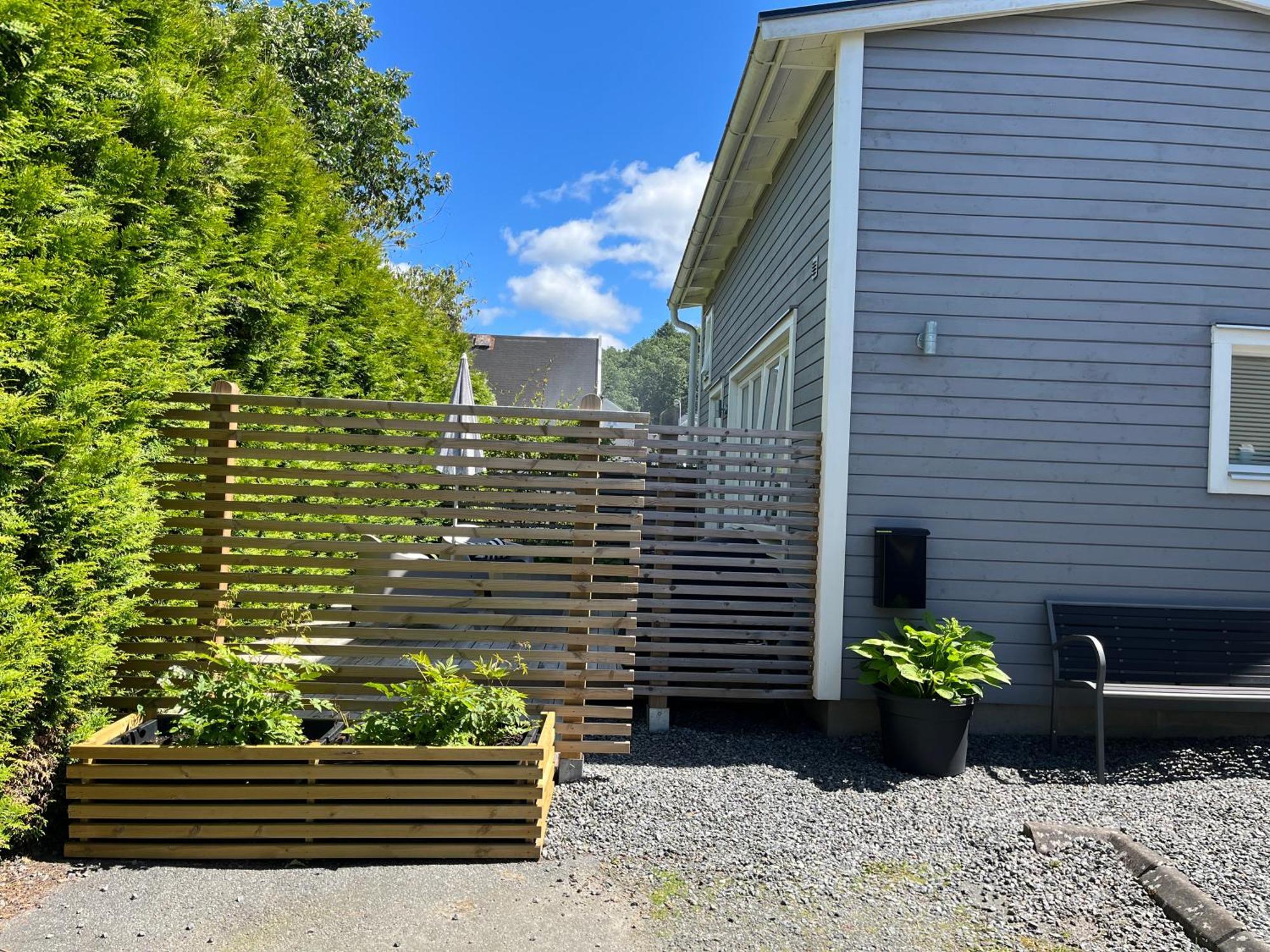 Tiny Grey House With Loft, 15 Min From City Center 예테보리 외부 사진