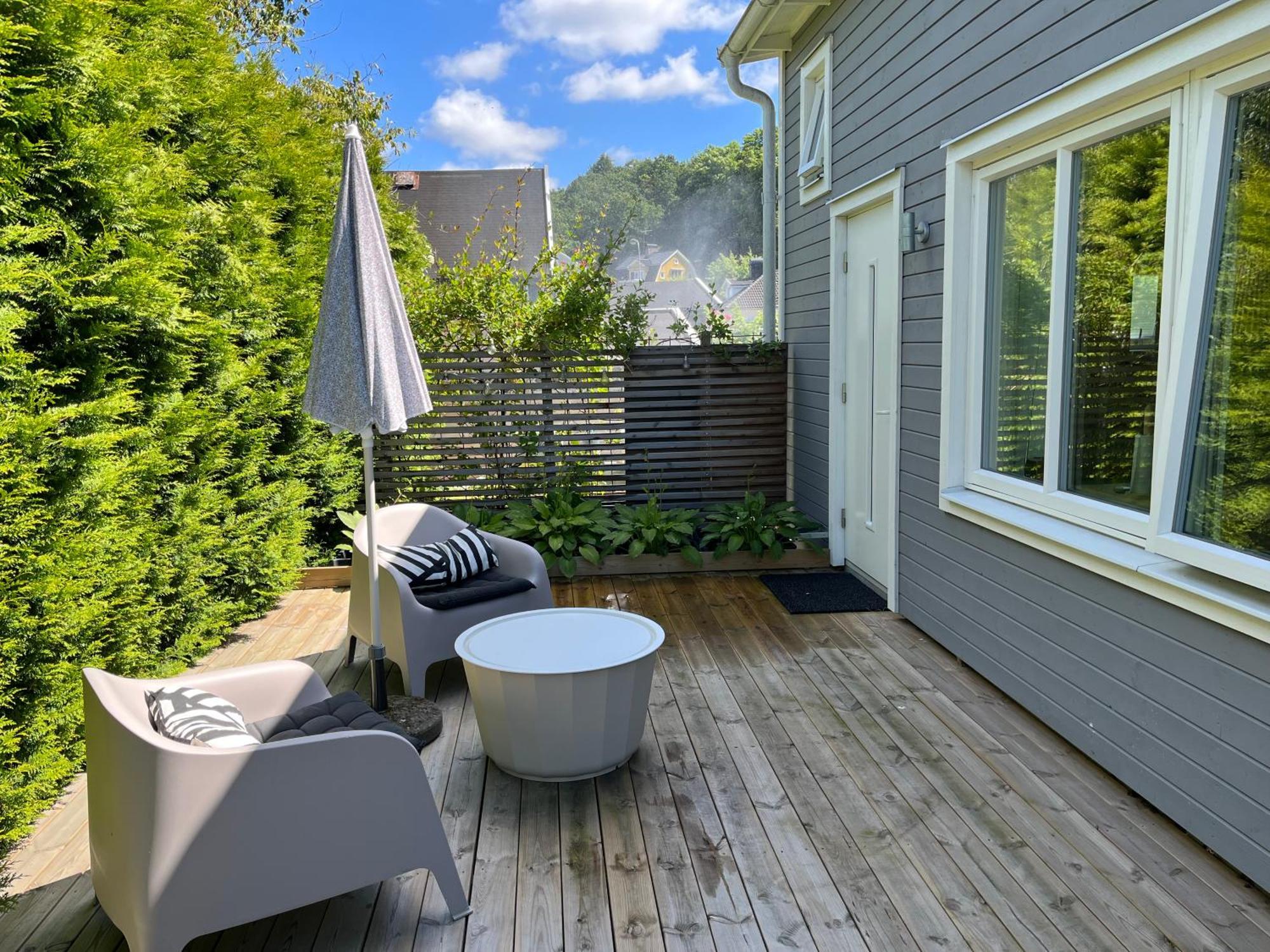 Tiny Grey House With Loft, 15 Min From City Center 예테보리 외부 사진