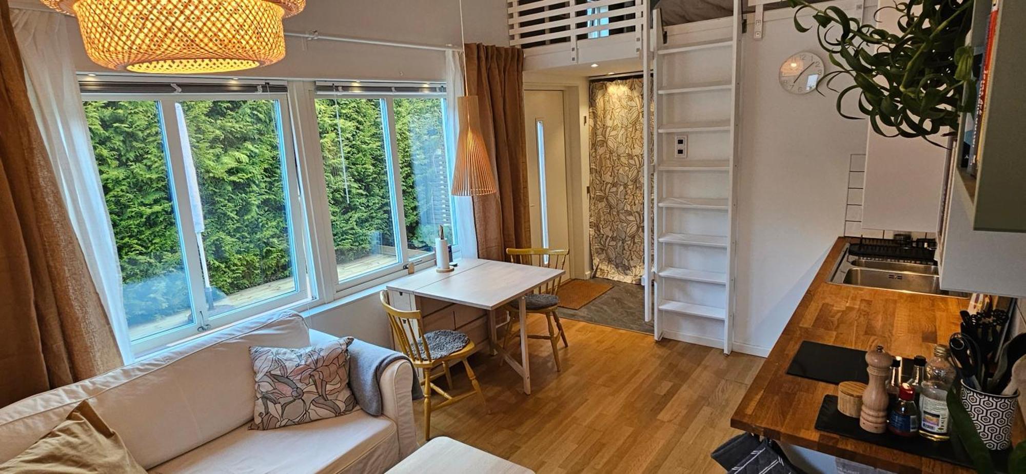 Tiny Grey House With Loft, 15 Min From City Center 예테보리 외부 사진